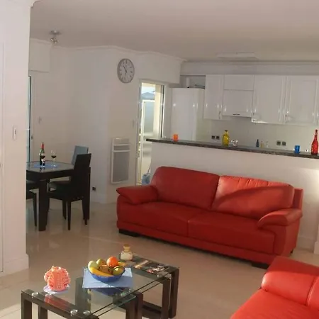 Royal Palm Apartment *